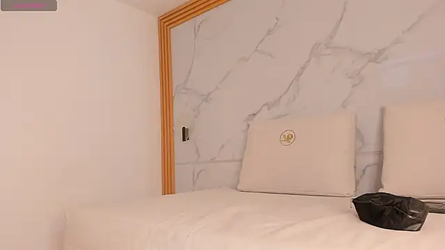 ayla velt online show from 04/15/26, 07:40