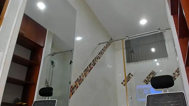 AnitaDuque online show from 12/20/25, 02:14