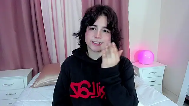 daniellesins2 online show from 12/01/25, 12:50