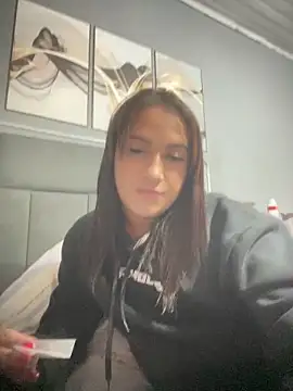 Snapshot of larysinha chatting on 06/03/26, 10:36 larysinha online show from 06/03/26, 10:36