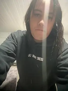Snapshot of larysinha chatting on 06/10/26, 03:46 larysinha online show from 06/10/26, 03:46