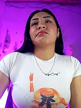 Snapshot of Emy_cutee chatting on 02/02/26, 12:59 Emy cutee online show from 02/02/26, 12:59