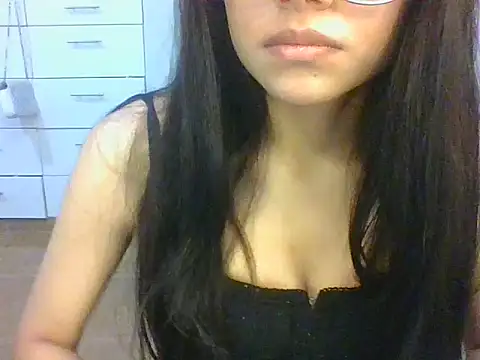 Snapshot of omifresita chatting on 03/27/26, 01:45 omifresita online show from 03/27/26, 01:45