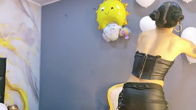 MilaDeRoux online show from 02/12/26, 04:34