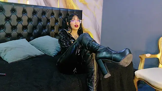 MilaDeRoux online show from 04/01/26, 02:46