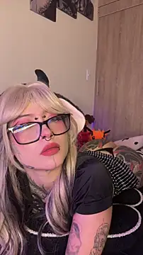 AryRousse online show from 12/17/25, 02:16