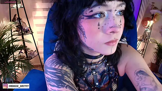 Snapshot of AryRousse chatting on 06/17/26, 02:44 AryRousse online show from 06/17/26, 02:44