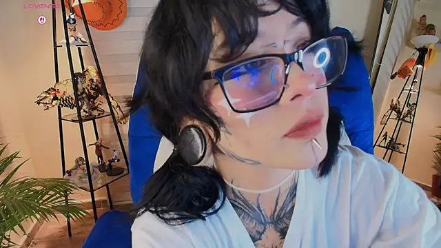 Snapshot of AryRousse chatting on 03/31/26, 03:30 AryRousse online show from 03/31/26, 03:30