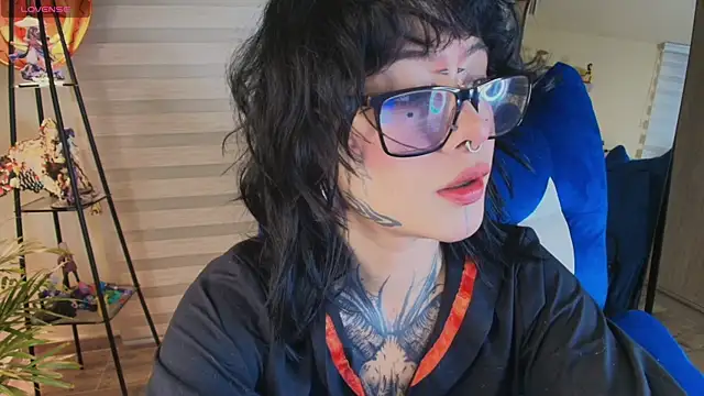 Snapshot of AryRousse chatting on 03/24/26, 02:33 AryRousse online show from 03/24/26, 02:33