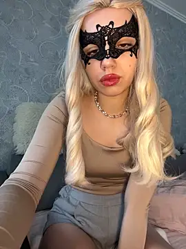 Snapshot of s4rah chatting on 04/06/26, 09:54 s4rah online show from 04/06/26, 09:54