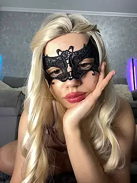 Snapshot of s4rah chatting on 03/23/26, 12:11 s4rah online show from 03/23/26, 12:11