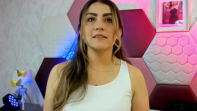AriaRous online show from 05/04/26, 02:42