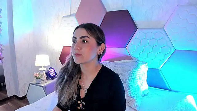 AriaRous online show from 02/01/26, 04:16