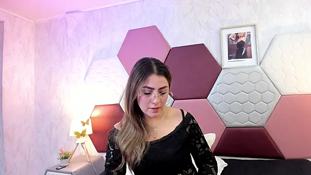 AriaRous online show from 04/23/26, 04:30