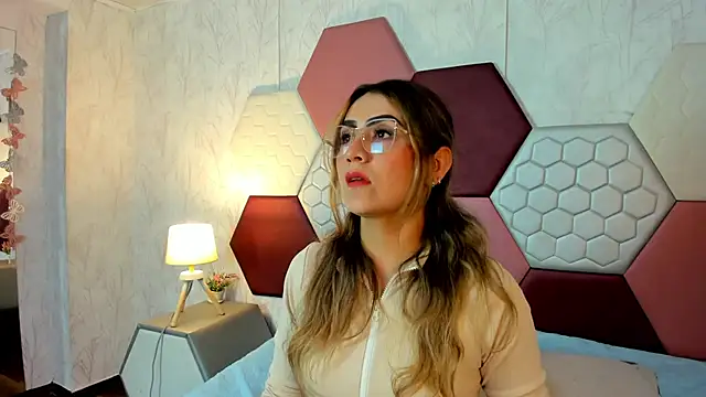 AriaRous online show from 02/12/26, 04:07