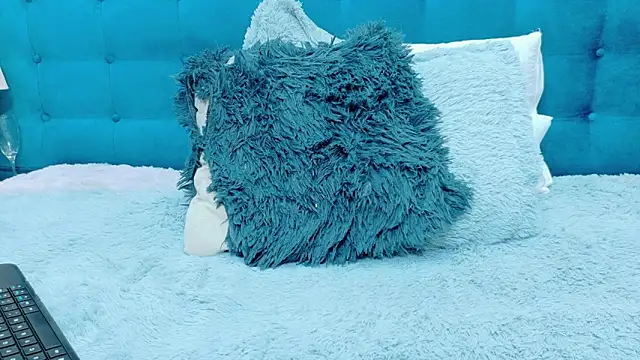 Snapshot of violeta_0426 chatting on 04/13/26, 10:19 violeta 0426 online show from 04/13/26, 10:19