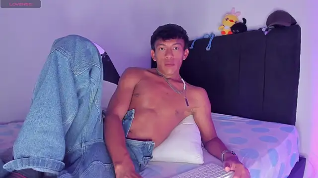 santinaughty online show from 04/07/26, 12:34