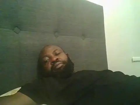 Snapshot of smartfuck777 chatting on 12/19/25, 01:20 smartfuck777 online show from 12/19/25, 01:20