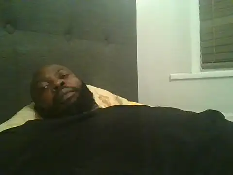 Snapshot of smartfuck777 chatting on 12/18/25, 02:38 smartfuck777 online show from 12/18/25, 02:38