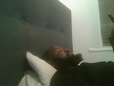 Snapshot of smartfuck777 chatting on 12/17/25, 03:22 smartfuck777 online show from 12/17/25, 03:22