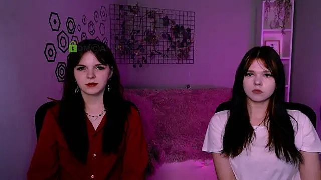 Snapshot of mikameovv chatting on 12/03/25, 12:15 mikameovv online show from 12/03/25, 12:15