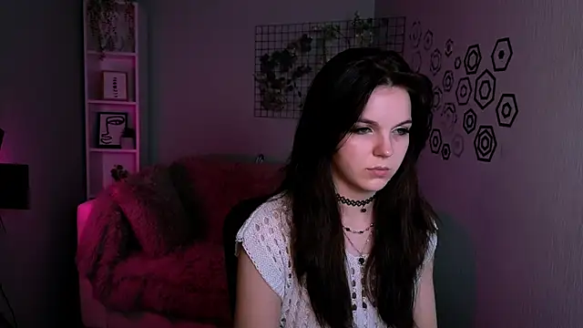 Snapshot of mikameovv chatting on 12/05/25, 12:26 mikameovv online show from 12/05/25, 12:26