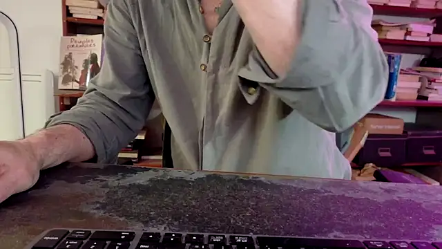 Snapshot of diogene11 chatting on 11/29/25, 08:47 diogene11 online show from 11/29/25, 08:47