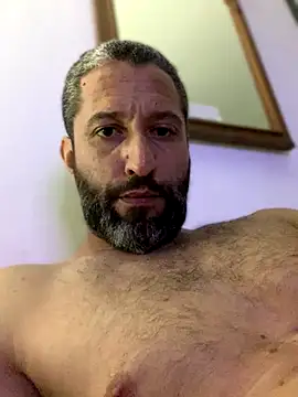 Snapshot of Calientesensible chatting on 12/16/25, 02:38 Calientesensible online show from 12/16/25, 02:38