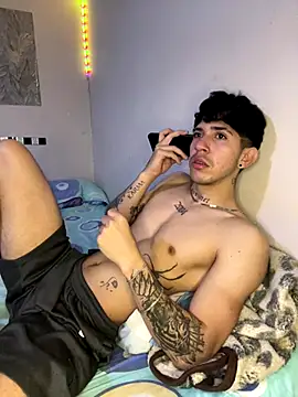 Snapshot of wil_hot chatting on 12/16/25, 03:27 wil hot online show from 12/16/25, 03:27