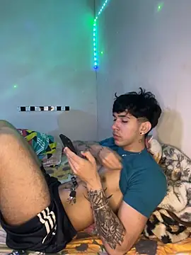 Snapshot of wil_hot chatting on 12/01/25, 03:35 wil hot online show from 12/01/25, 03:35