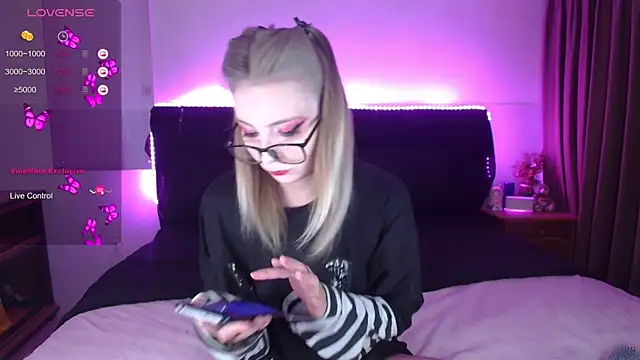 amyshhka online show from 12/04/25, 12:09