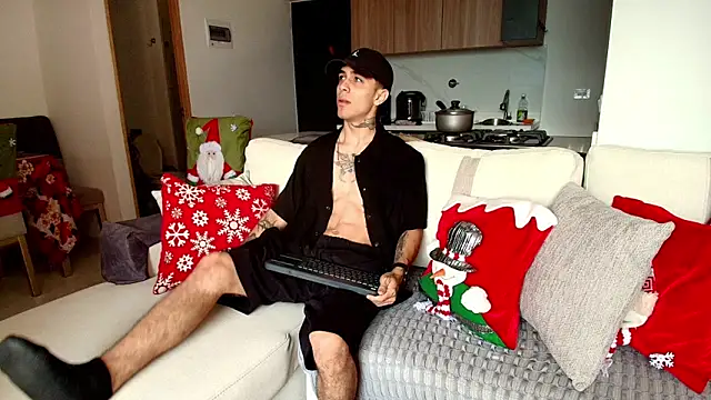 Snapshot of liorvante chatting on 12/18/25, 03:49 liorvante online show from 12/18/25, 03:49