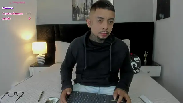 BASTIAN NICOLAS  online show from 12/19/25, 09:50