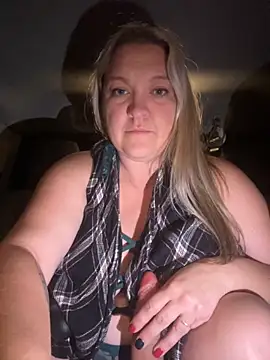 Snapshot of BustyGoddess6969 chatting on 12/01/25, 02:34 BustyGoddess6969 online show from 12/01/25, 02:34