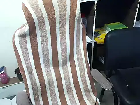 TwinklyBasket897 online show from 12/03/25, 03:22