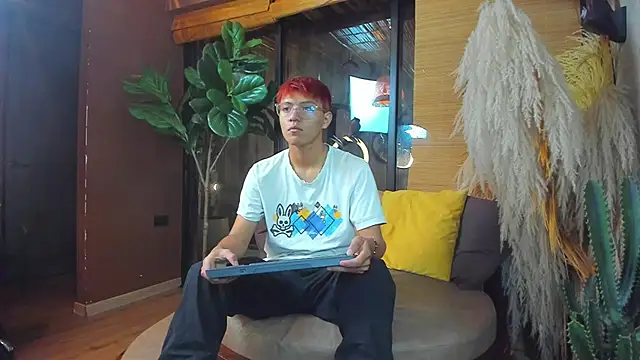 isaac grimm online show from 12/03/25, 03:07