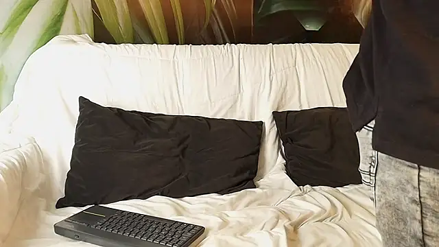 isaac grimm online show from 01/19/26, 03:32