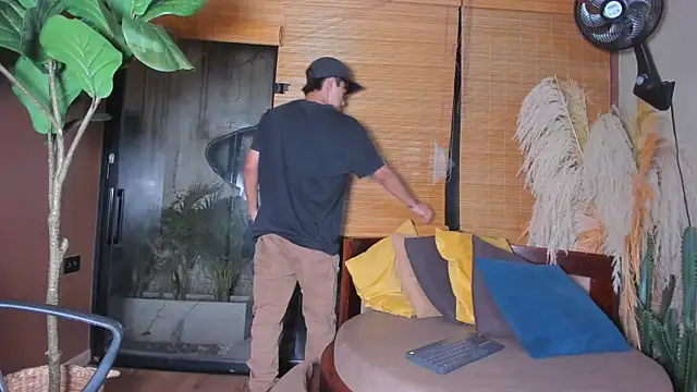 isaac grimm online show from 04/09/26, 02:46