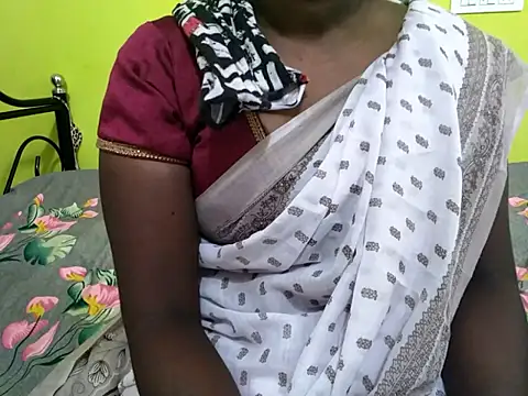 Snapshot of tamil_sumathi chatting on 05/14/26, 05:04 tamil sumathi online show from 05/14/26, 05:04
