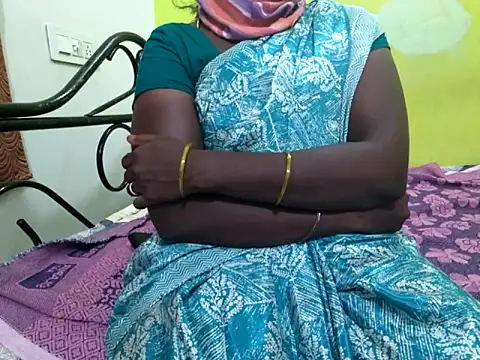 Snapshot of tamil_sumathi chatting on 05/01/26, 05:45 tamil sumathi online show from 05/01/26, 05:45