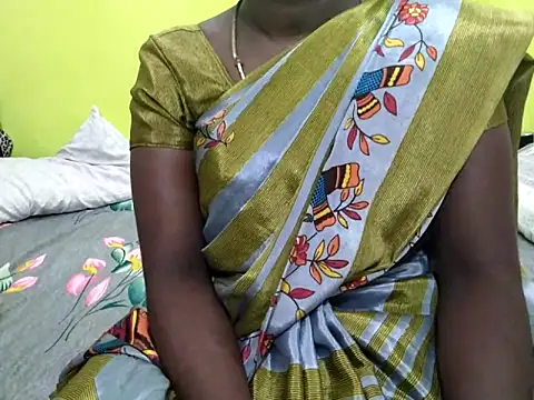 Snapshot of tamil_sumathi chatting on 05/15/26, 05:27 tamil sumathi online show from 05/15/26, 05:27