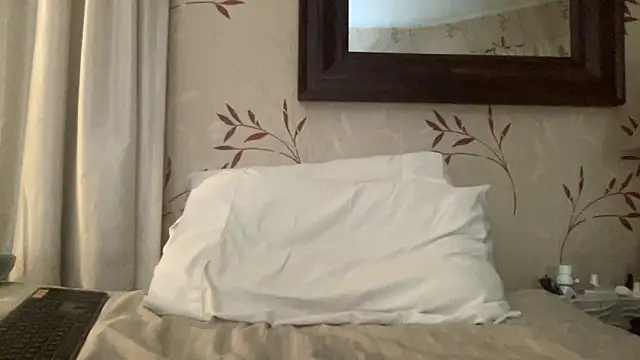 Tom03276 online show from 02/11/26, 03:39