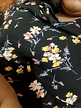 Snapshot of NIDHI-23 chatting on 12/01/25, 04:02 NIDHI-23 online show from 12/01/25, 04:02