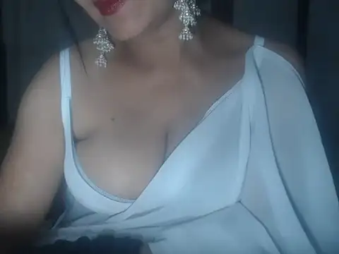 Hotronita123 online show from 03/06/26, 05:41