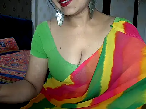 Snapshot of Hotronita123 chatting on 06/15/26, 05:45 Hotronita123 online show from 06/15/26, 05:45