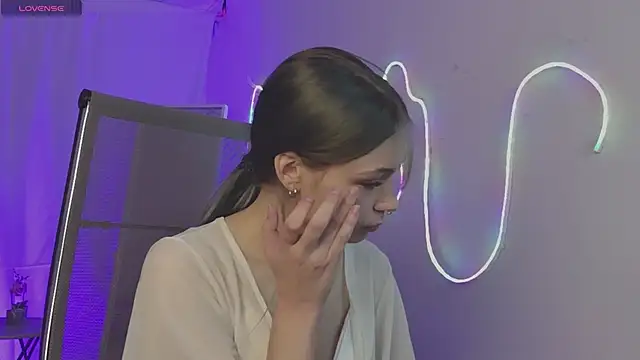 ReikoAckerman online show from 12/19/25, 02:52