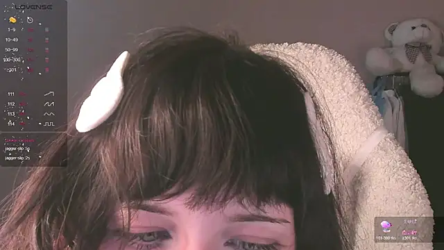 MePretty online show from 11/30/25, 01:06