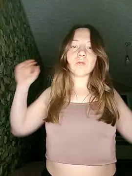 Snapshot of lindapierse chatting on 12/18/25, 09:51 lindapierse online show from 12/18/25, 09:51