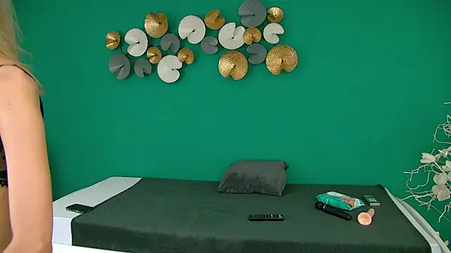 RoxanneJoy online show from 04/22/26, 04:19