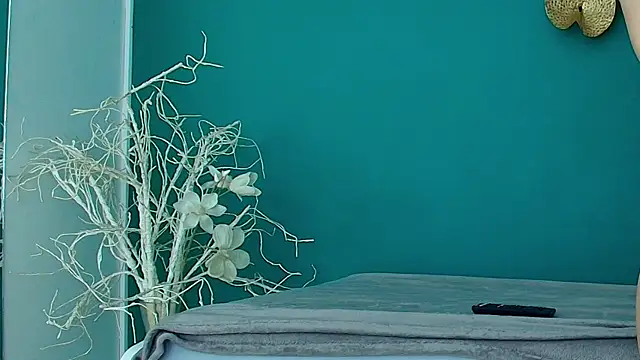 RoxanneJoy online show from 04/01/26, 04:36